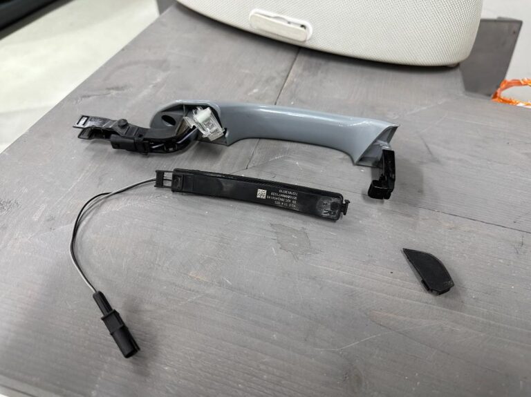 Audi retrofit smartphone integration interface