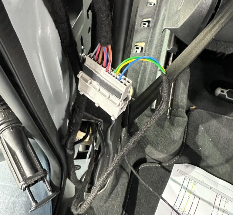 Audi retrofit smartphone integration interface