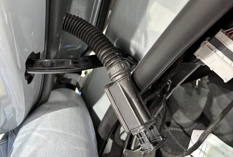 Audi retrofit smartphone integration interface